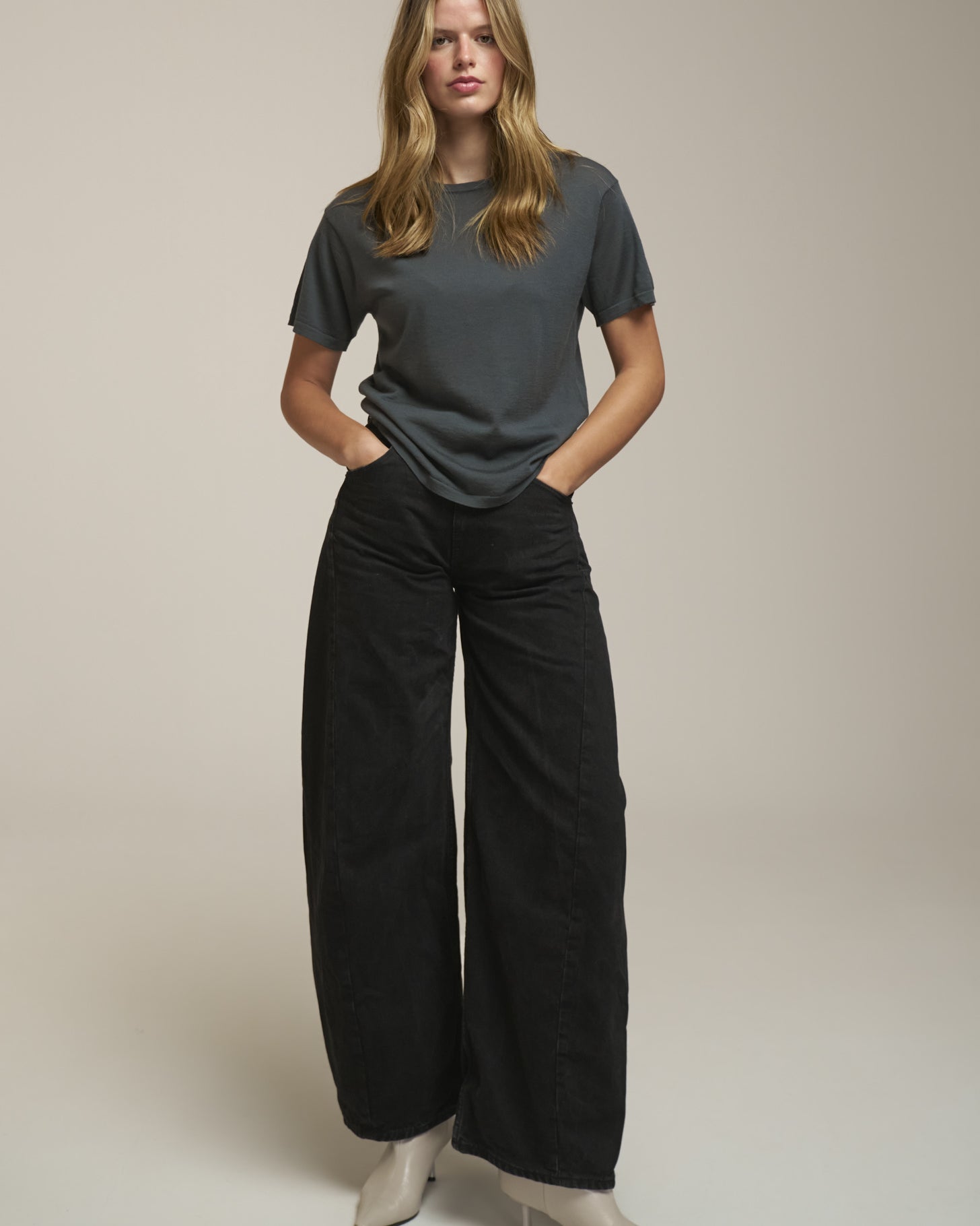 0039 Italy Inessa T-Shirt - Gray Women's Tops - Sloane Boutique