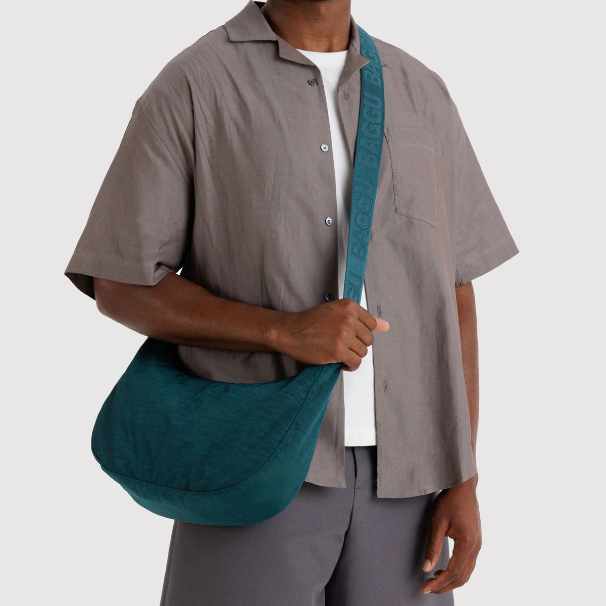 baggu-medium-nylon-crescent-