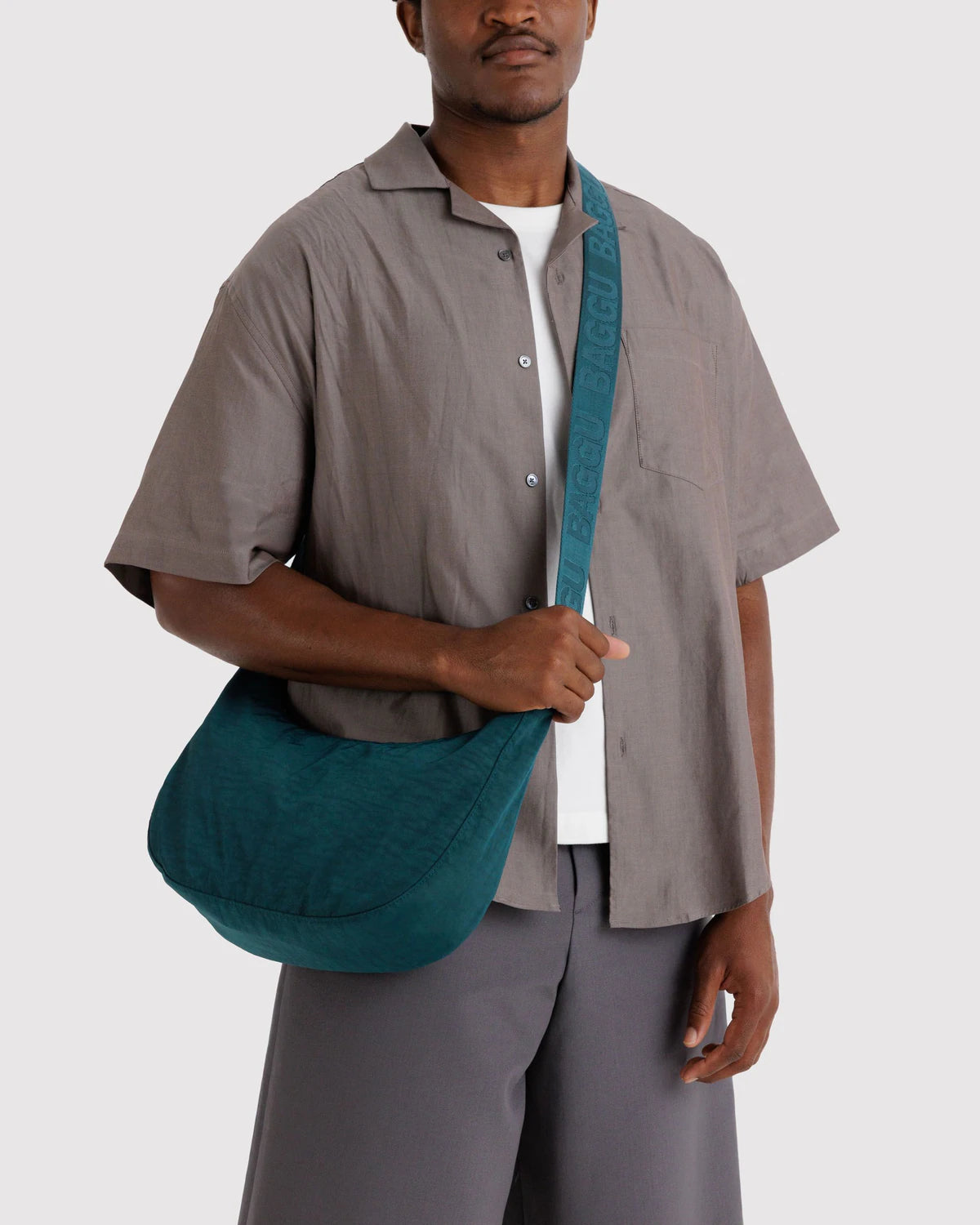 BAGGU Medium Nylon Crescent Bag - Deep Sea Handbags - Sloane Boutique