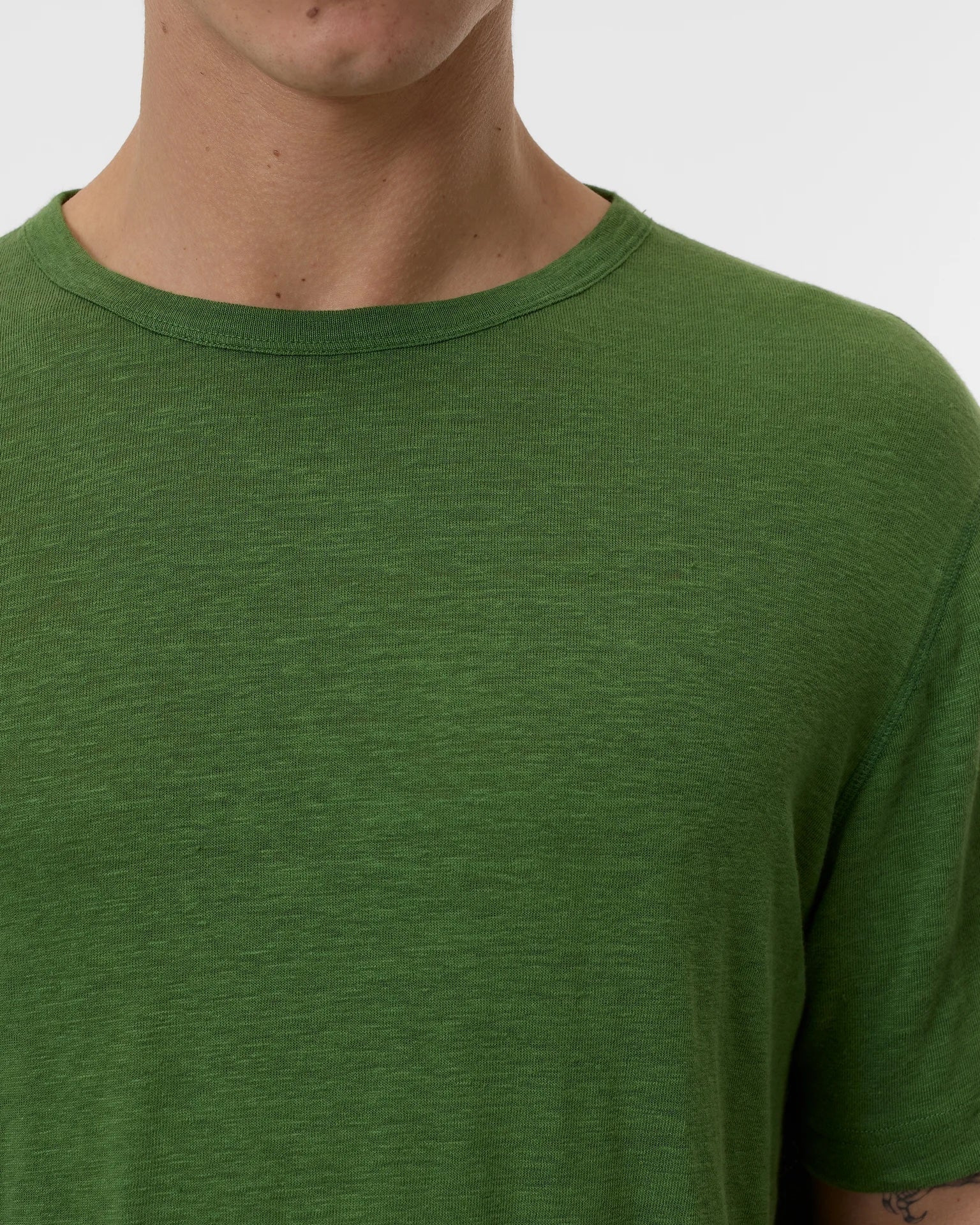 Closed Men's Linen Blend T-Shirt - Ranger Green Men's Tops - Sloane Boutique