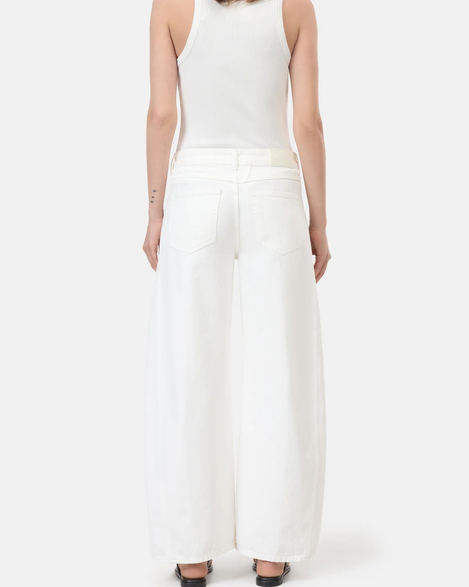 Closed Tori-X - Ecru Denim Women's Bottoms - Sloane Boutique