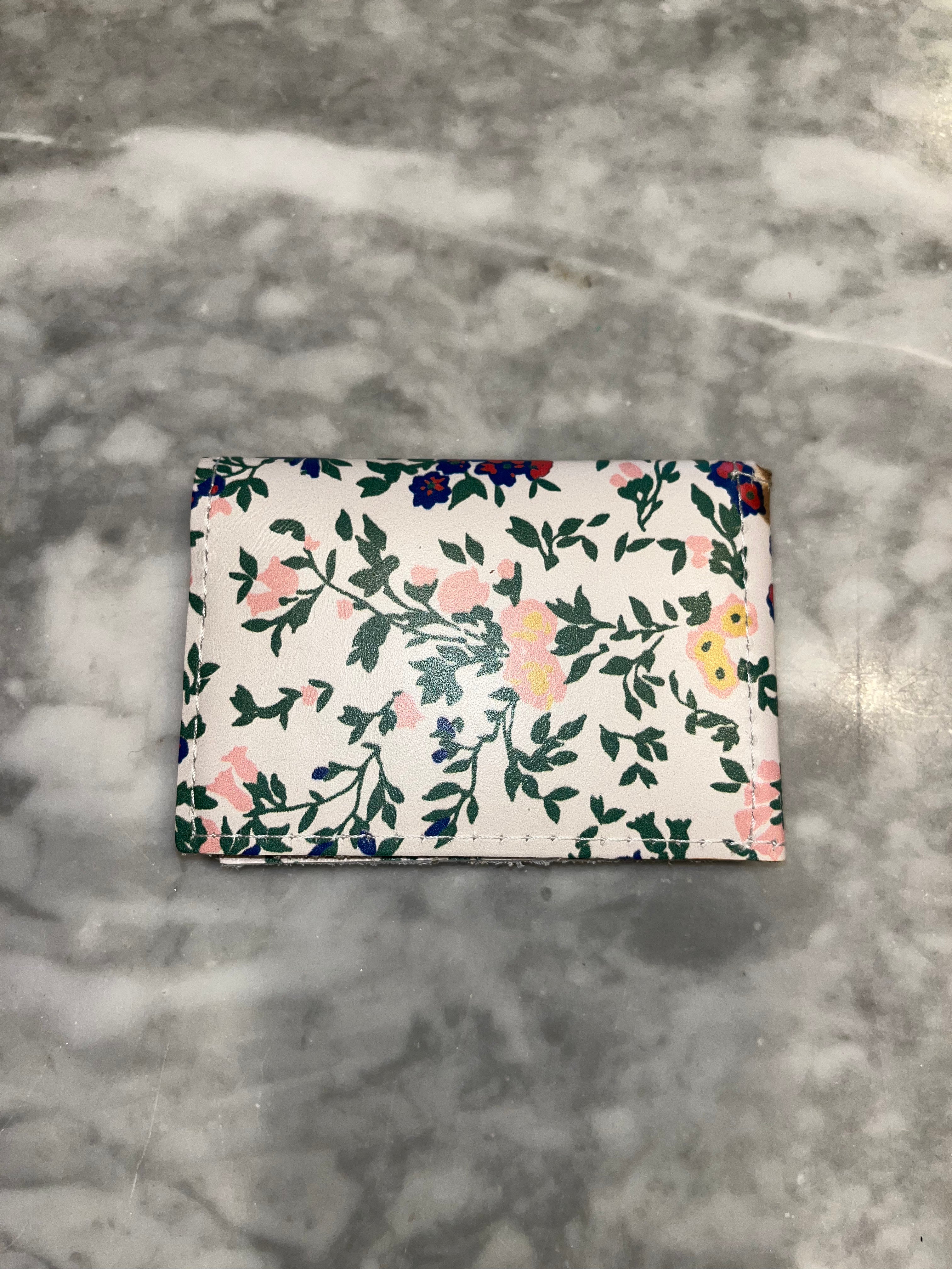 Kim White Folding Wallet - Various Accessories - Sloane Boutique