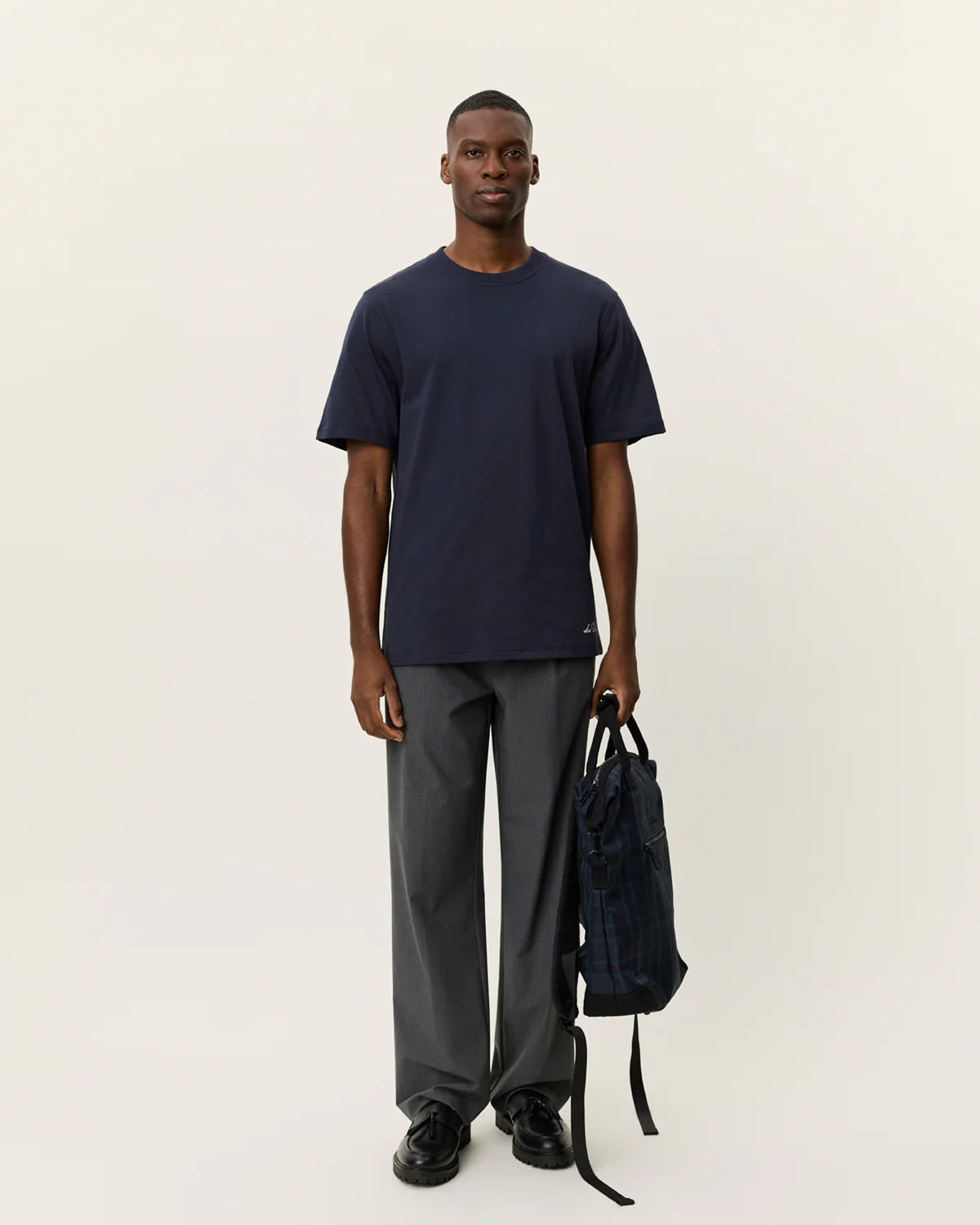 Les Deux Ben Artist T-Shirt - Dark Navy Blue Men's Tops - Sloane Boutique