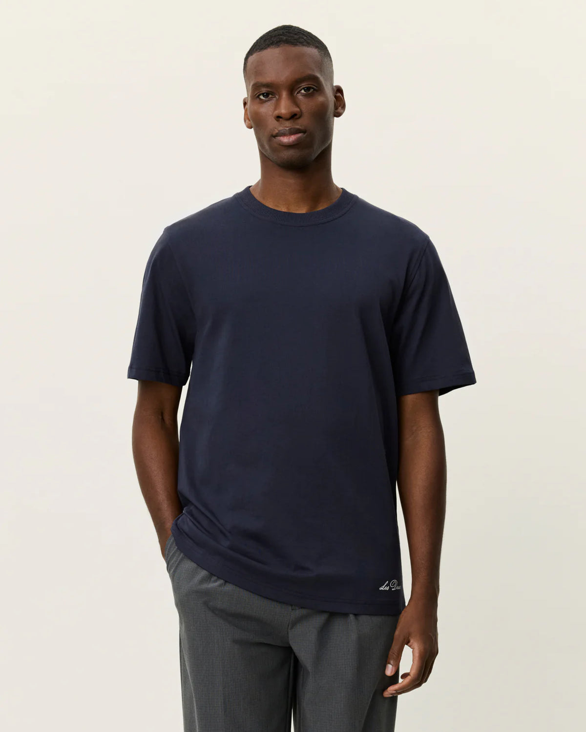 Les Deux Ben Artist T-Shirt - Dark Navy Blue Men's Tops - Sloane Boutique