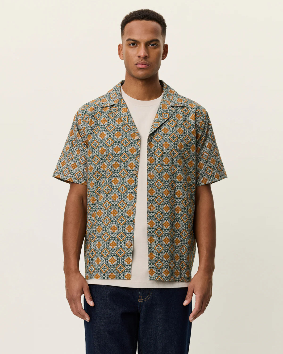 Les Deux Lukas Arabesque SS Shirt - Sea Moss Green Men's Tops - Sloane Boutique