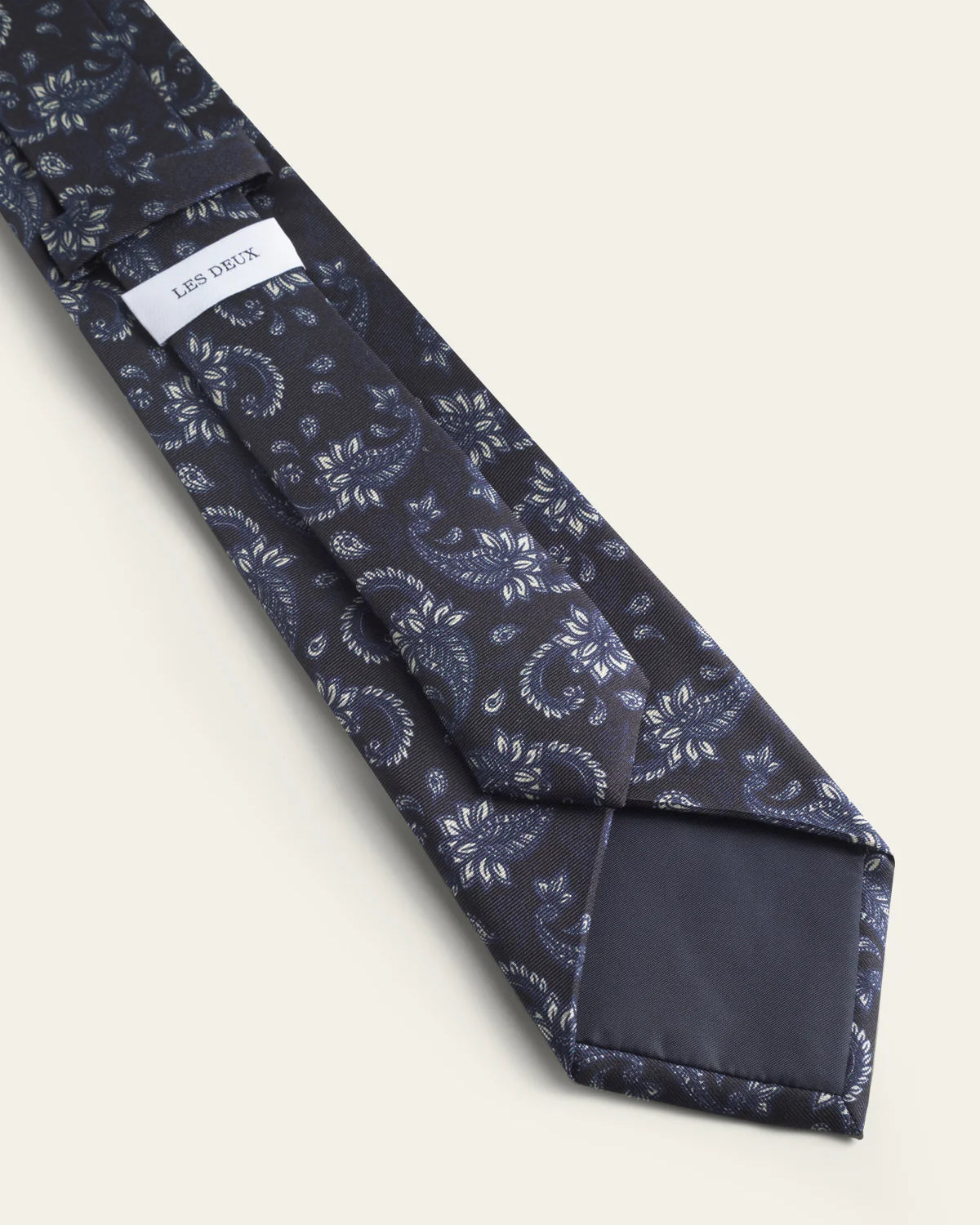 Les Deux Paisley Tie - Black Men's Accessories - Sloane Boutique