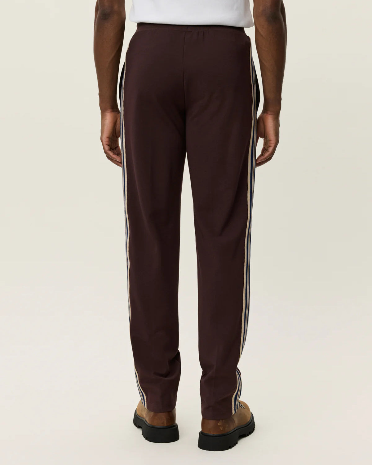 Les Deux Sterling Track Pants - Fudge Men's Bottoms - Sloane Boutique
