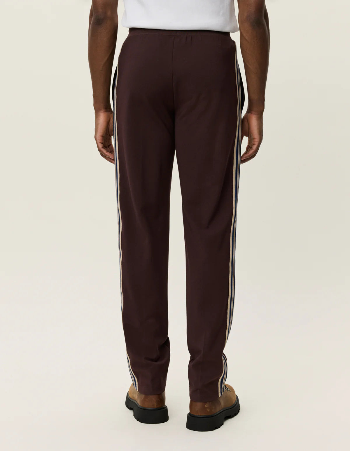 Les Deux Sterling Track Pants - Fudge Men's Bottoms - Sloane Boutique
