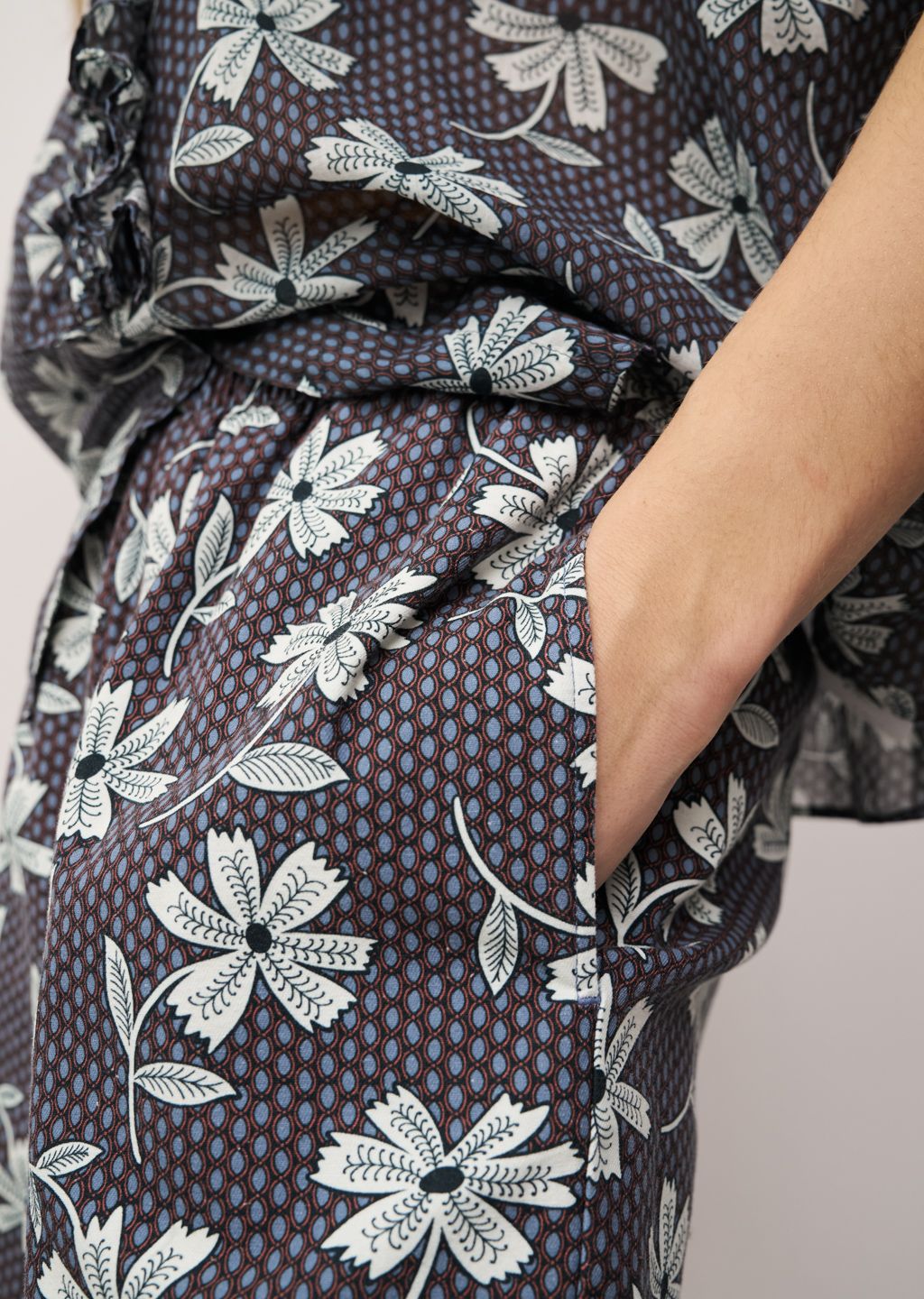 0039 Italy Bella Short - Dark Blue Women's Bottoms - Sloane Boutique