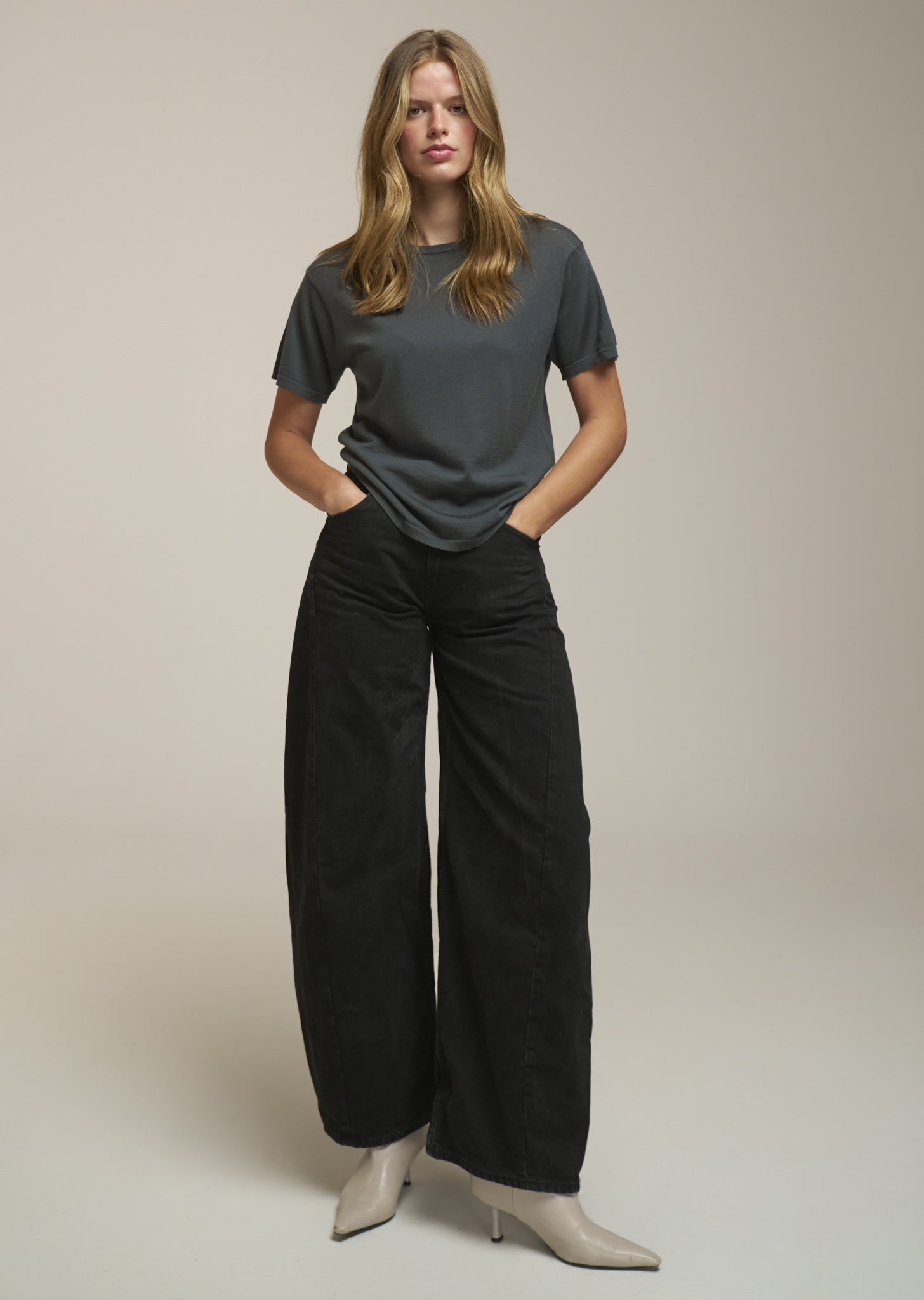 0039 Italy Inessa T-Shirt - Gray Women's Tops - Sloane Boutique