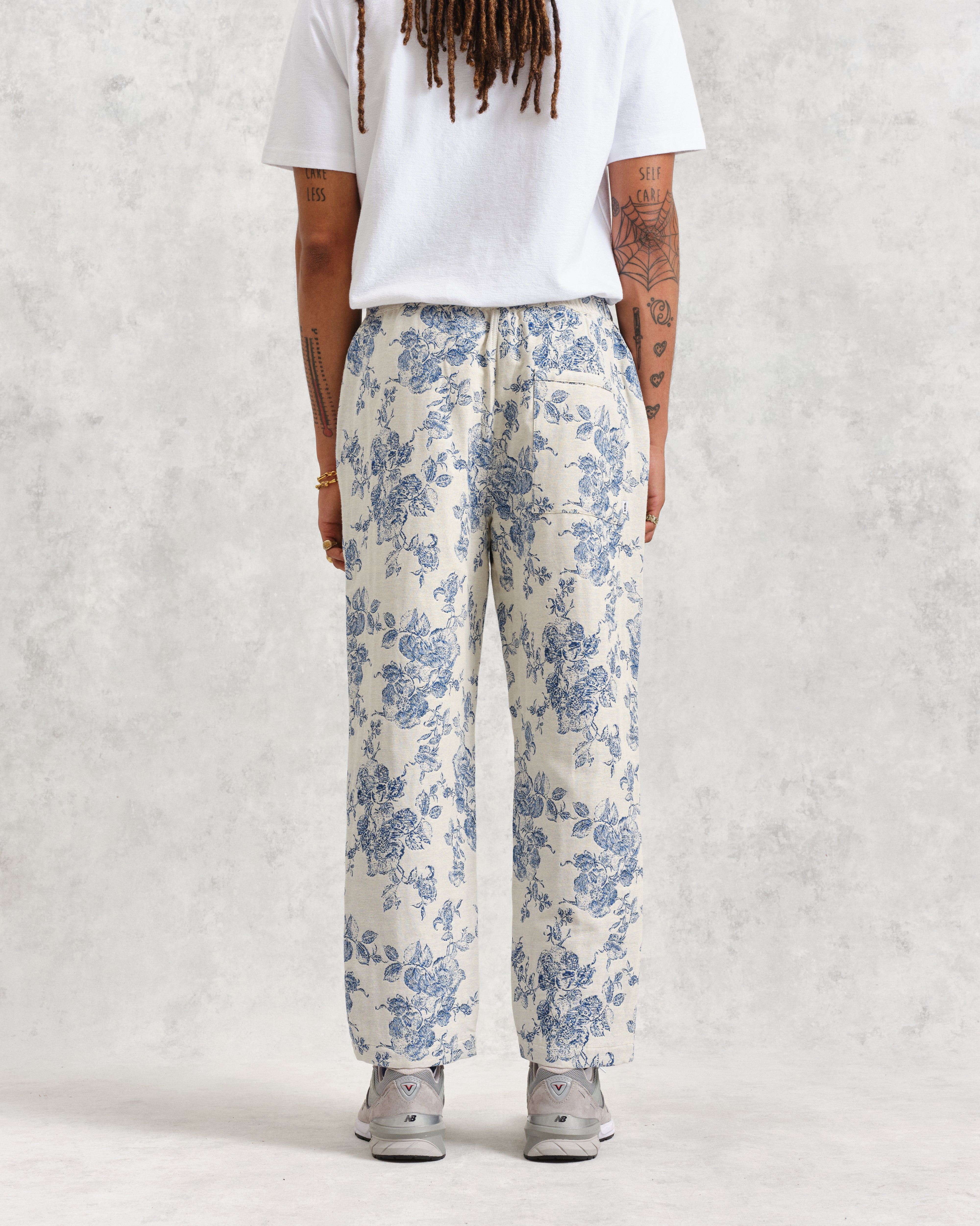 Wax London Men's Kurt Trouser - Floral Jacquard Blue/Ecru