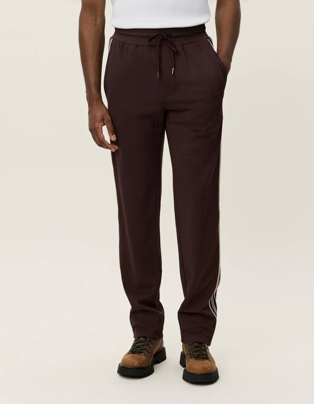 Les Deux Sterling Track Pants - Fudge Men's Bottoms - Sloane Boutique