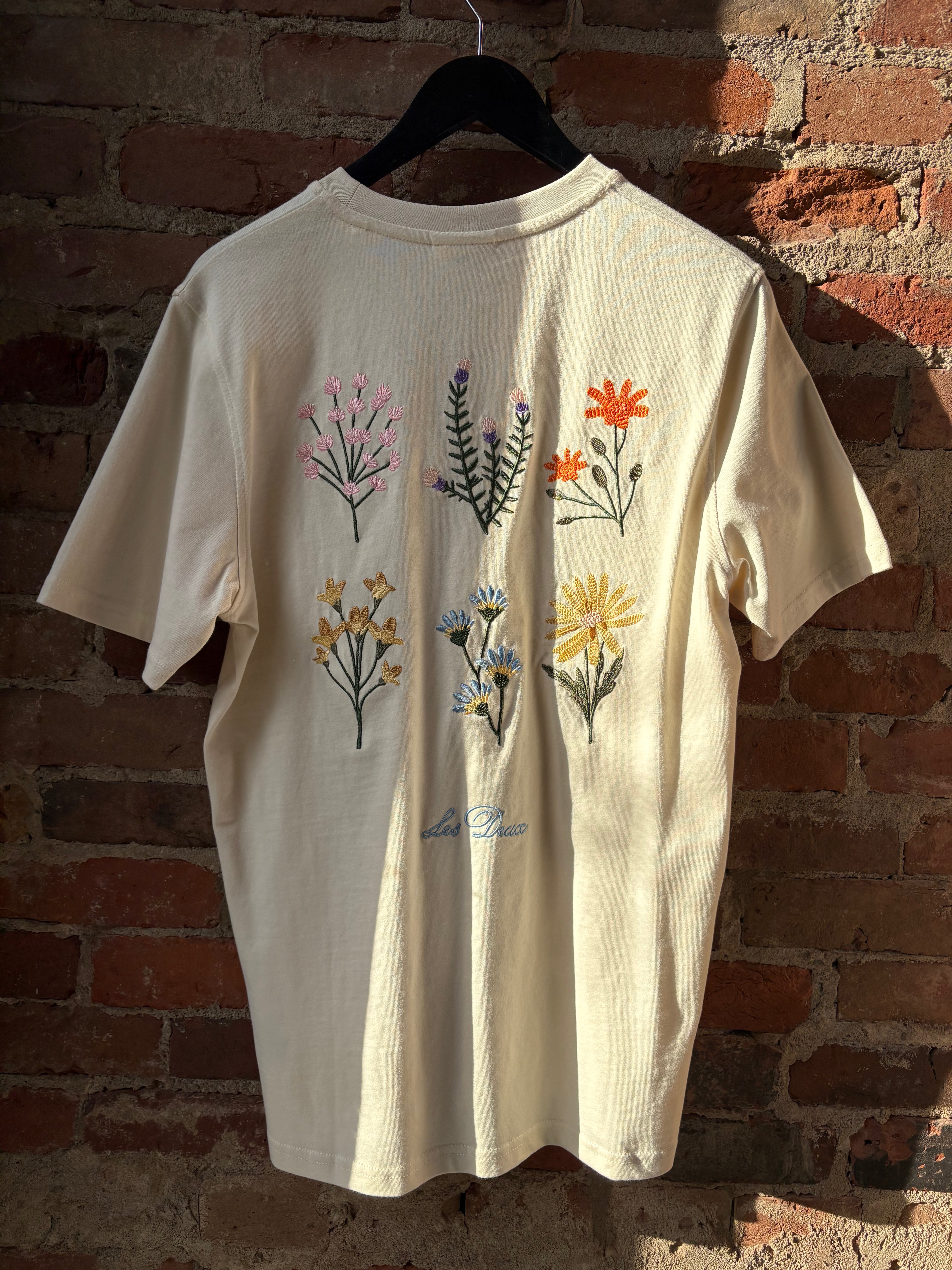Les Deux Wildflower T-Shirt - Eggnog White Men's Tops - Sloane Boutique