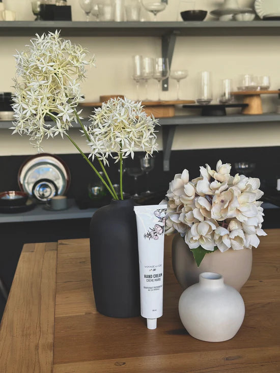 Voyage Et Cie Shea Butter Hand Cream - Santal Epicer / 5eme Quartier Latin Fragrance - Sloane Boutique