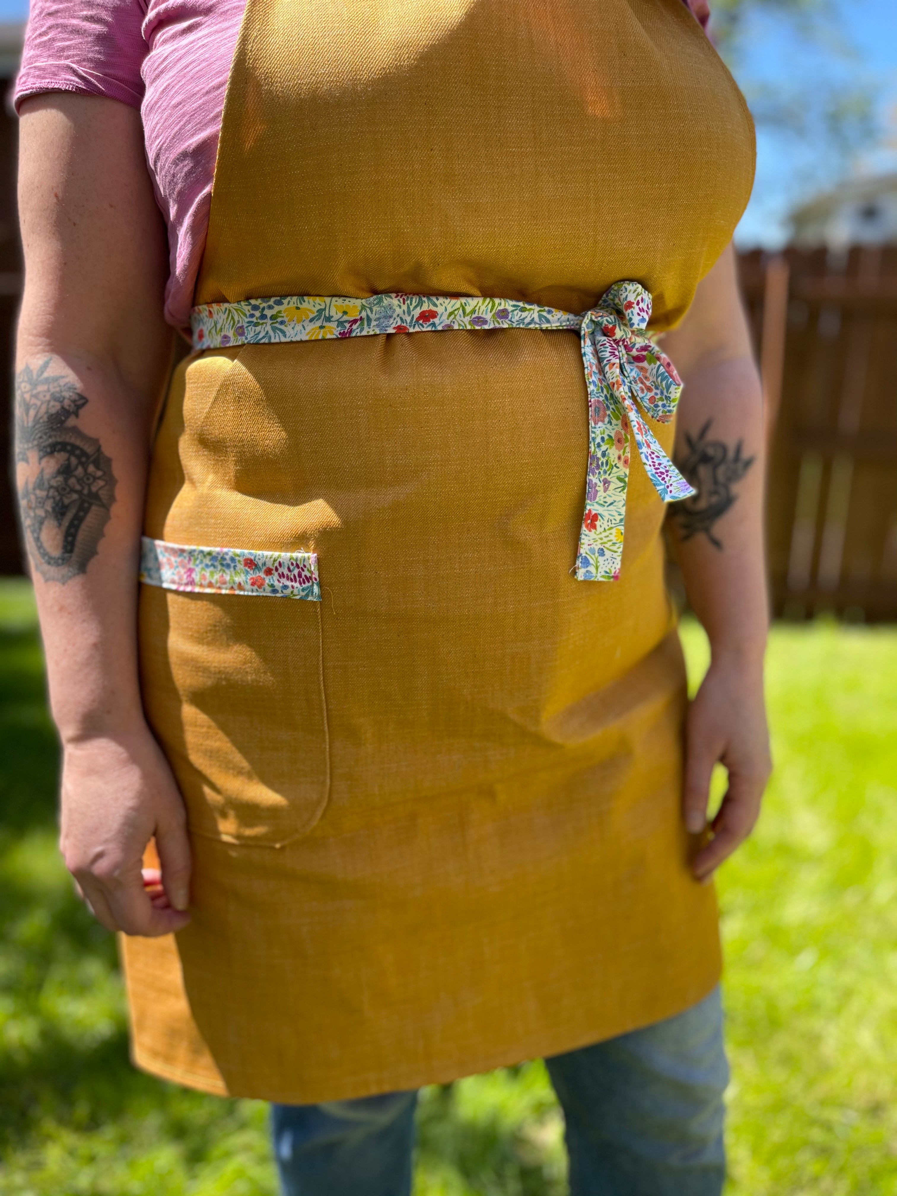 Ivy Costa Apron - Floral Accessories - Sloane Boutique